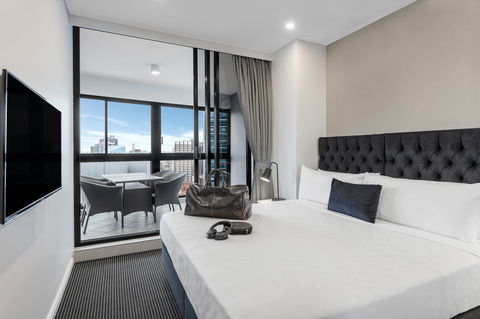 Meriton Suites Kent Street - Accommodation Perth 12