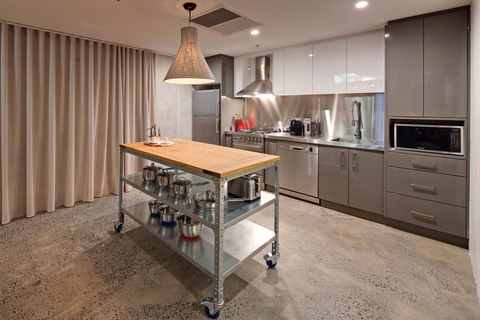 Zara Tower Serviced Apartments - Perth Resorts 9