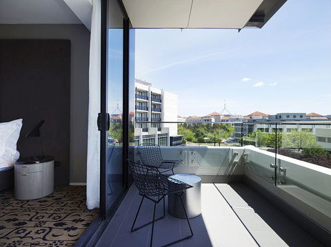 Burbury Hotel - Accommodation Perth 3