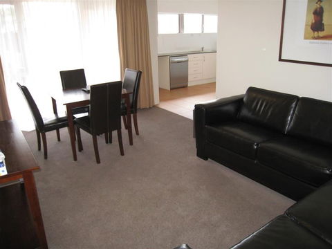 Forrest Hotel & Apartments - Perth Resorts 3