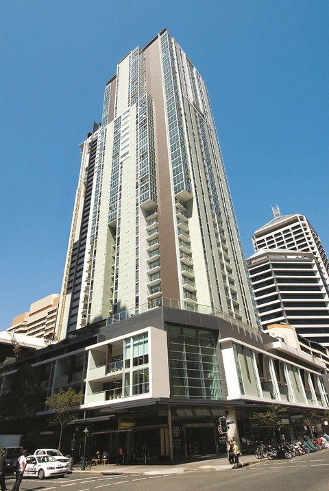 Oaks Festival Towers - Accommodation Perth 0