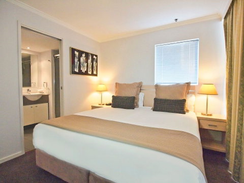 Oaks Lexicon Apartment Hotel - Accommodation Perth 2