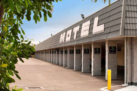 Dalrymple Motel - Accommodation Perth 0