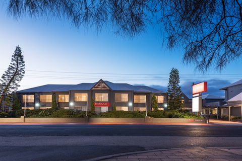 Bellevue On The Lakes - Perth Resorts 0