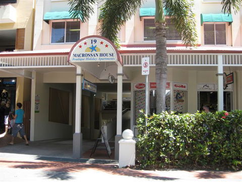 Macrossan House Boutique Holidays Apts - Accommodation Perth 1