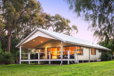 Acacia Chalets Margaret River - Accommodation Perth 0