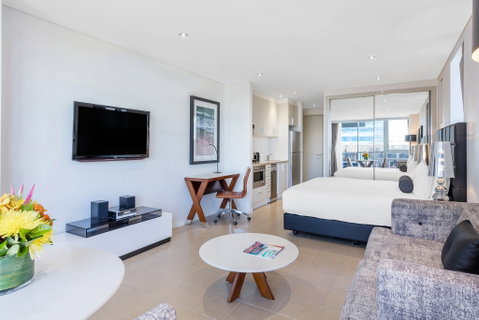 Meriton Suites Broadbeach - Accommodation Perth 0