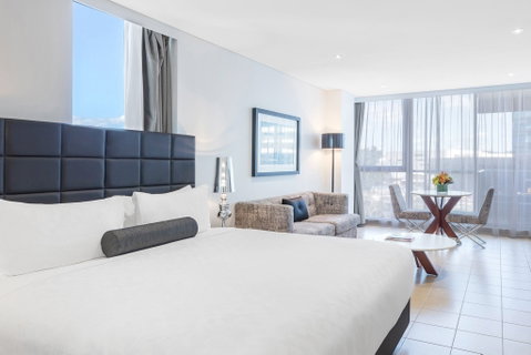 Meriton Suites Broadbeach - Accommodation Perth 1