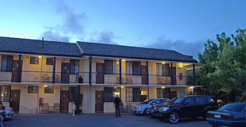 Country Plaza Queanbeyan - Accommodation Perth 1