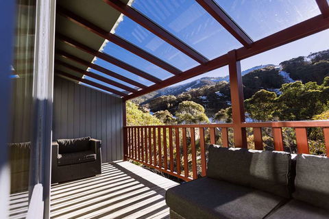 Thredbo Alpine Hotel - Perth Resorts 1