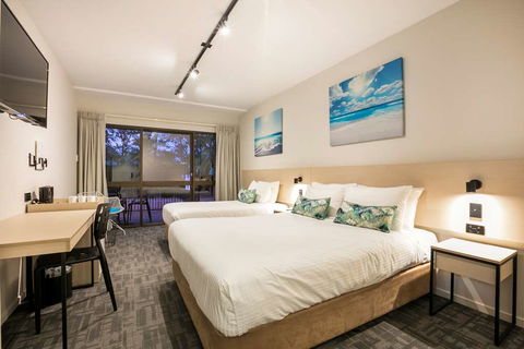 Kawana Waters Hotel By NightCap - Accommodation Perth 2