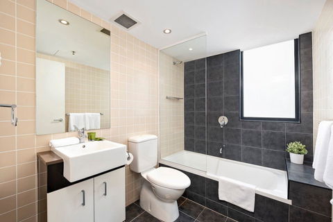 Astra Apartments Parramatta - Perth Resorts 7