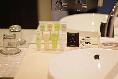 Golden Pebble Hotel - Perth Resorts 7