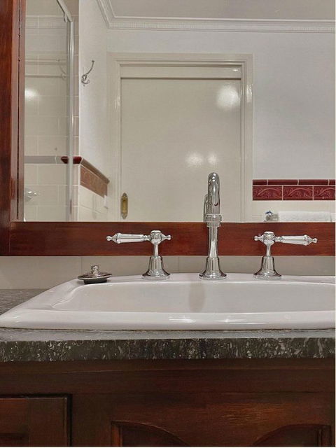 Victoria House Motor Inn - Perth Resorts 8