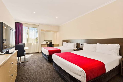 Quality Hotel Manor - Perth Resorts 2