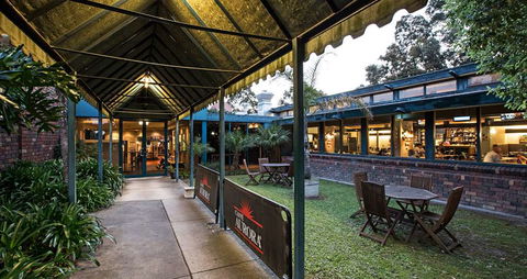 Burvale Hotel - Perth Resorts 8