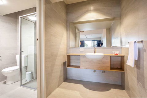 Nightcap at Manhattan Hotel - Perth Resorts 0