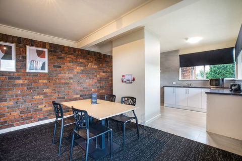 Nightcap at Manhattan Hotel - Perth Resorts 2