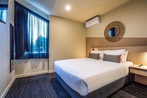 Nightcap at Manhattan Hotel - Perth Resorts 4