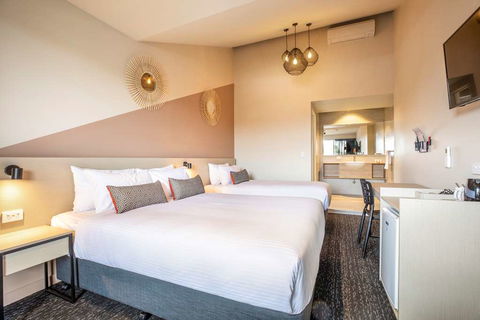 Nightcap at Manhattan Hotel - Perth Resorts 9