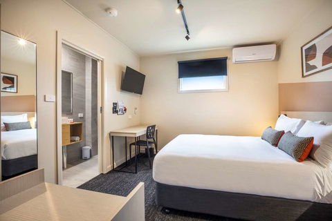 Nightcap at Manhattan Hotel - Perth Resorts 11