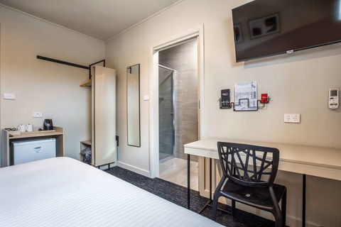 Nightcap at Manhattan Hotel - Perth Resorts 14