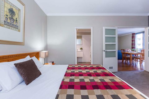 Mont Clare Boutique Apartments - Perth Resorts 7