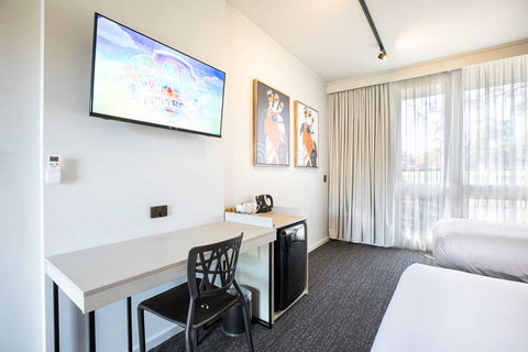 Nightcap At Sandown Park Hotel - Perth Resorts 2