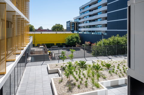 Oros Plus Hotel - Accommodation Perth 2