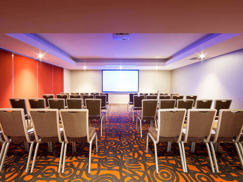 Novotel Canberra - Accommodation Perth 7