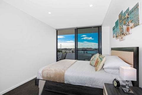 Astra Apartments Newcastle - Accommodation Perth 10