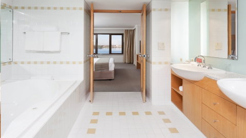 Crowne Plaza Perth - Accommodation Perth 13