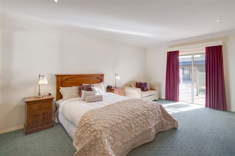 Best Western Crystal Inn - Accommodation Perth 1
