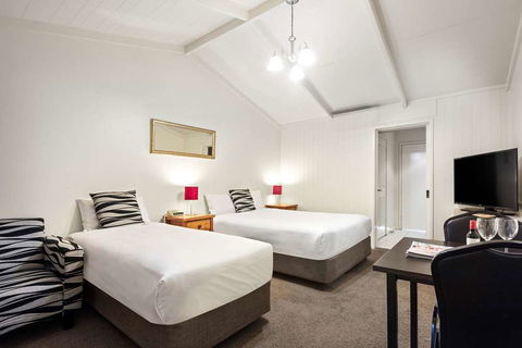 Quality Hotel Lakeside - Perth Resorts 6