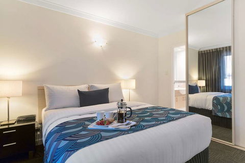 The Peninsula Riverside Apartments - Perth Resorts 4