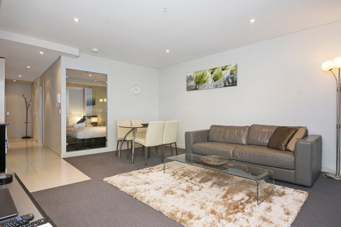 Astra Apartments Perth - Accommodation Perth 6