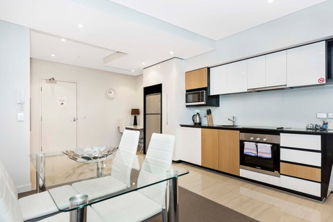 Astra Apartments Perth - Accommodation Perth 8