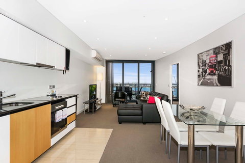 Astra Apartments Perth - Accommodation Perth 9