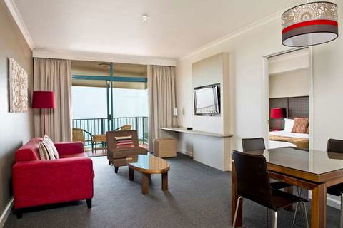 Mantra On The Esplanade - Perth Resorts 9