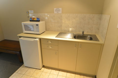 Wattle Grove Motel - Accommodation Perth 5