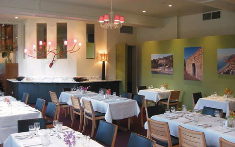 Best Western Plus The Tudor-Box Hill - Accommodation Perth 10