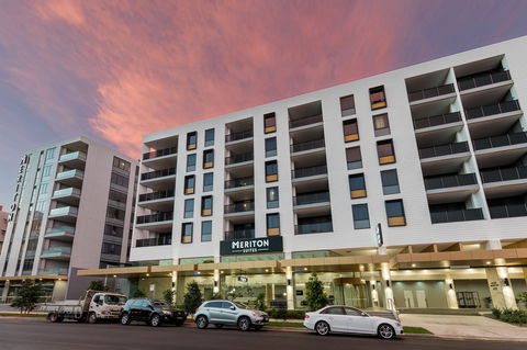 Meriton Suites Sydney Airport - Perth Resorts 1