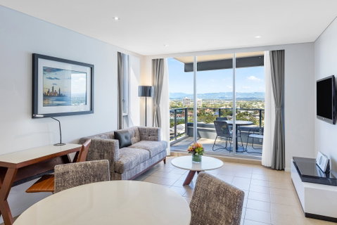 Meriton Suites Broadbeach - Accommodation Perth 2