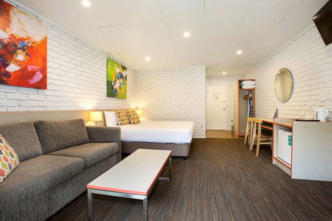 Villa Noosa Hotel - Perth Resorts 0