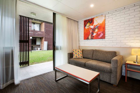 Villa Noosa Hotel - Perth Resorts 1