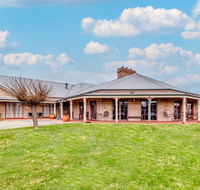 The Bowen Inn Motel - Perth Resorts