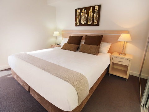 Oaks Festival Towers - Accommodation Perth 1
