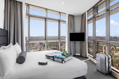 Meriton Suites Church Street, Parramatta - Perth Resorts 2