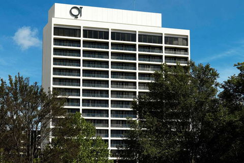 QT Canberra - Perth Resorts 0