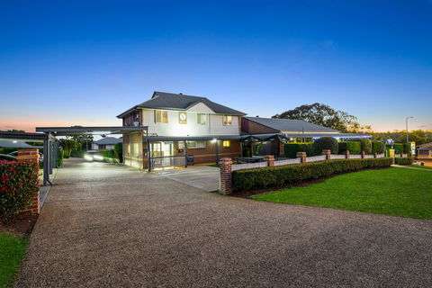 Ambassador On Ruthven Motel - Perth Resorts 0